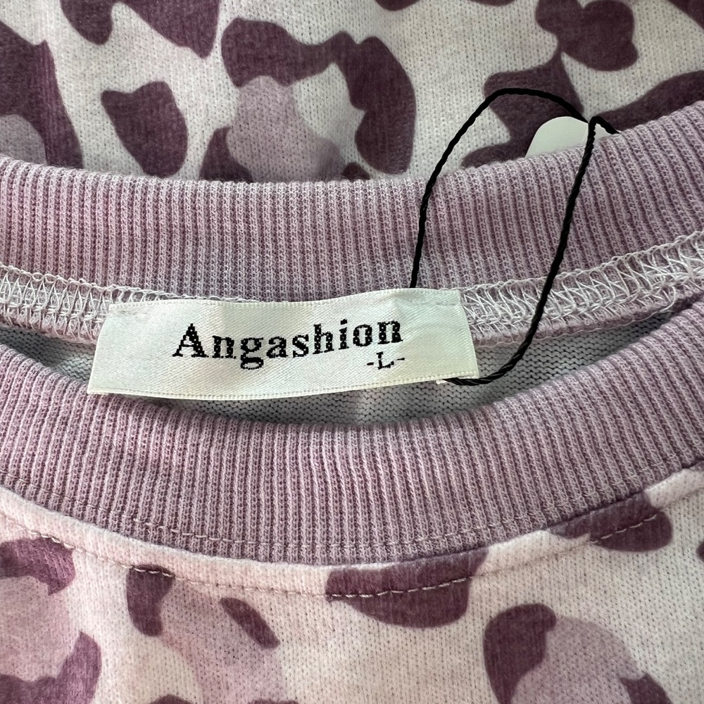 💜🤍 EUC ANGASHION Lavender & White Leopard Print Sweatshirt | Sz L - Picture 4 of 6